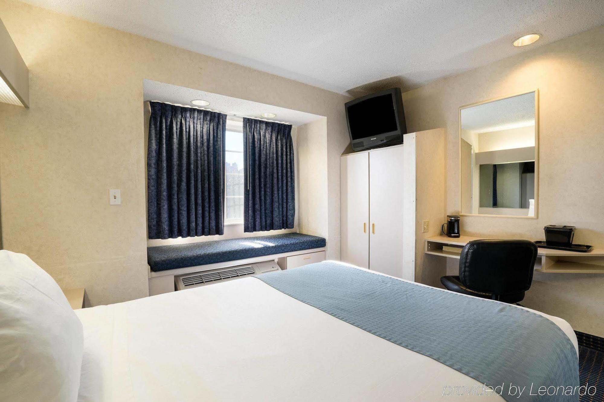 Microtel Inn & Suites By Wyndham Pittsburgh Airport Робінсон-Тауншип Екстер'єр фото